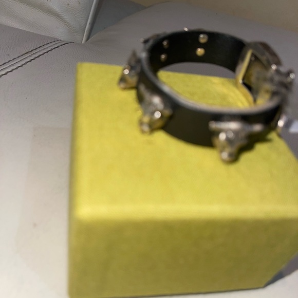 Gucci Anger Forest Aged Sterling Silver and Black Leather Bull Heads Bracelet - Picture 8 of 8